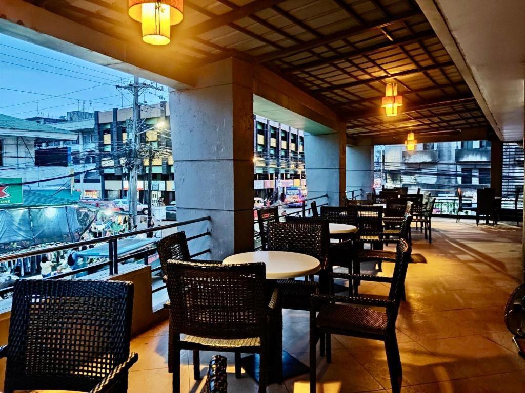 Mo2 웨스트타운 호텔 산 주안 바콜로드 외부 사진